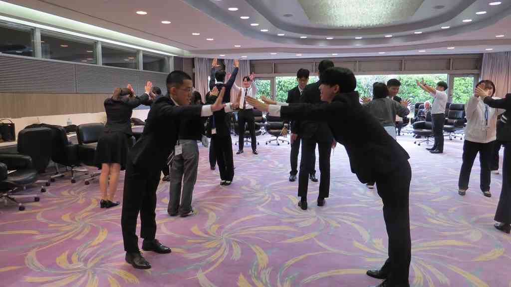 ペアになってチャレンジゾーンを体験しました。